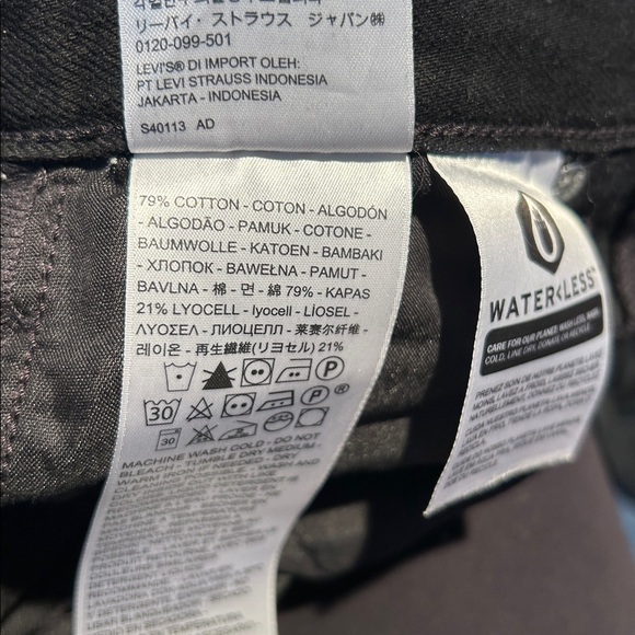 Levi’s High Loose Jeans in Color trainwreck - Picture 8 of 8